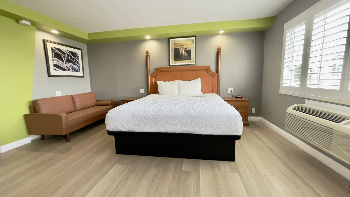 Guest room
