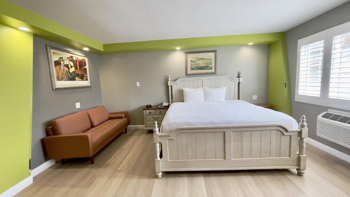 Guest room