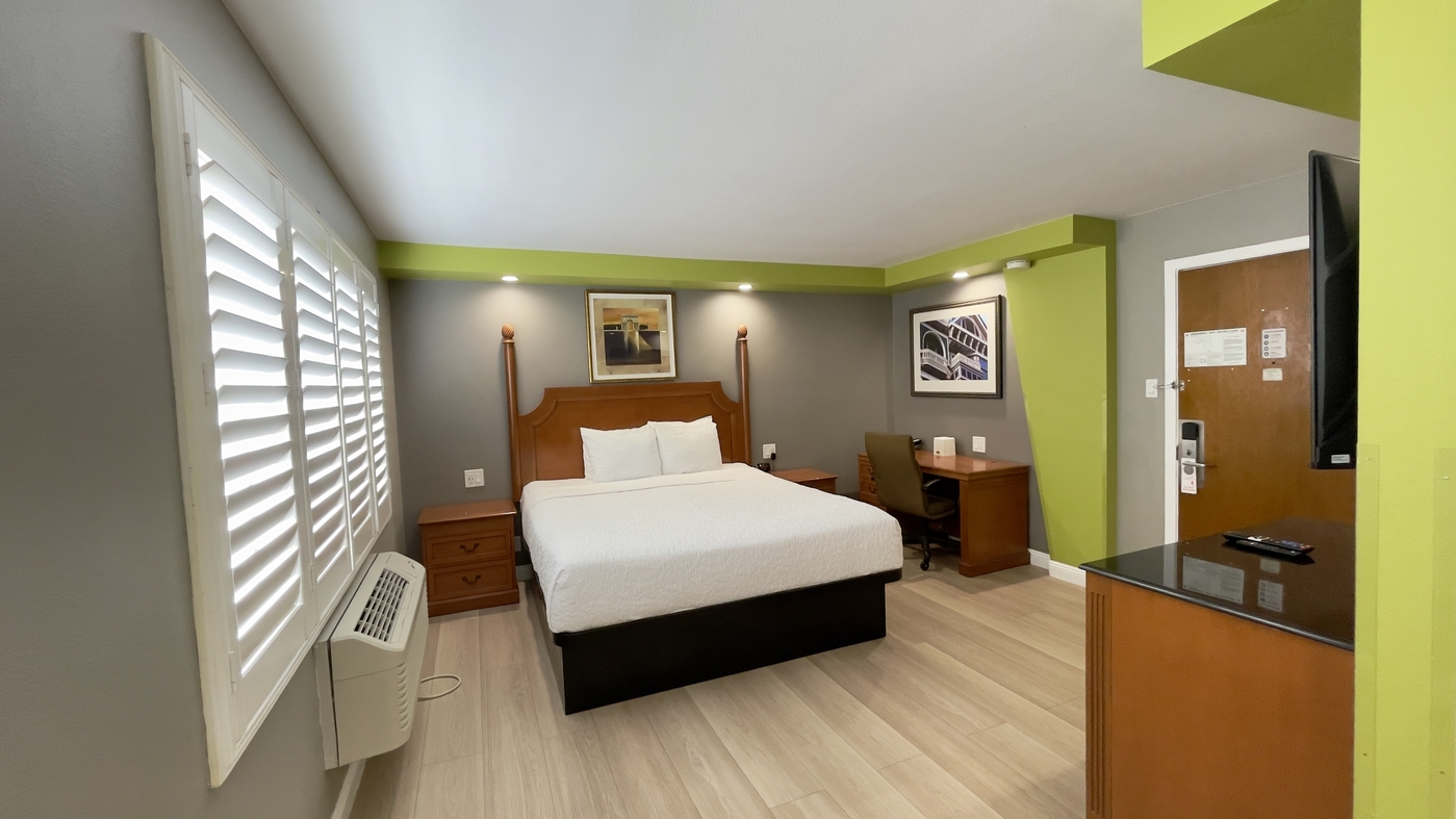 Guest room